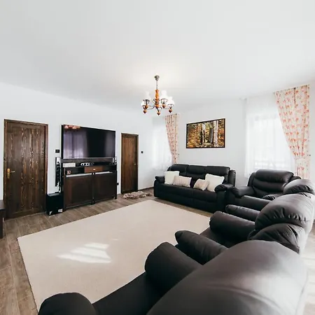 Villa Cinege Vendeghaz/casa De Oaspeti Pitigoi Ivó